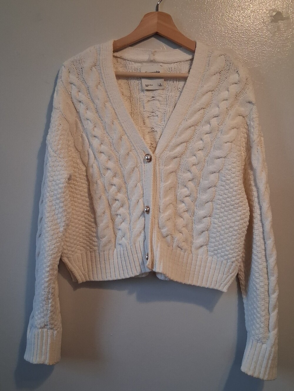 Abercrombie & Fitch Off White Cream Cable Knit Cardigan With Gold Pearl Buttons